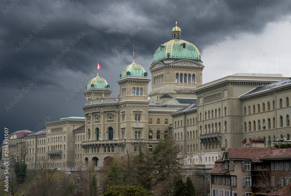 Obraz premium Bundeshaus Bern Switzerland. Stormy site