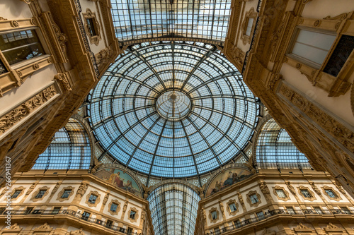 Galleria Vittorio Emanuele II w Mediolanie  W  ochy
