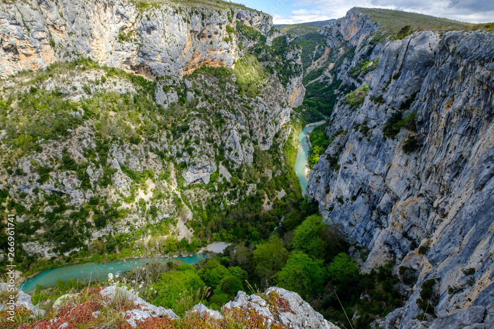 Vue panoramique sur les Gorges du Verdon, Grand Canyon, rive gauche. Aiguines, Provence, France.