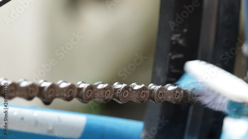 Bike chain cleaning