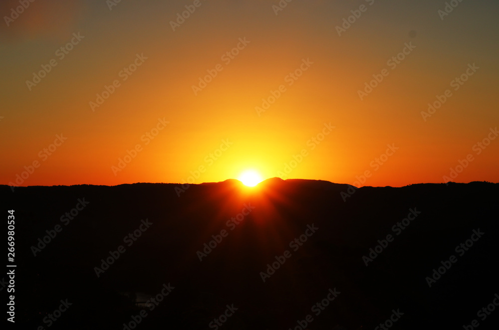 Pôr-do-sol no Morro do Cristo em União da Vitória Paraná Brasil Pôr-do-sol no Morro do Cristo em União da Vitória Paraná Brasil