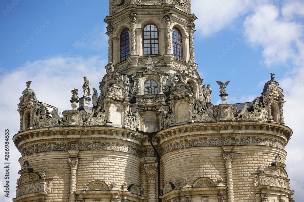 Obraz premium Exterior view to Church of Sign of Blessed Virgin in Dubrovitsy Znamenskaya church in Podolsk Moscow region, Russia