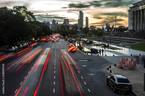 L'avenida presidente Figueroa Alcorta al tramonto, Buenos Aires, Argentina