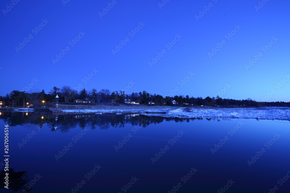 Obraz premium Ice and the night in the north