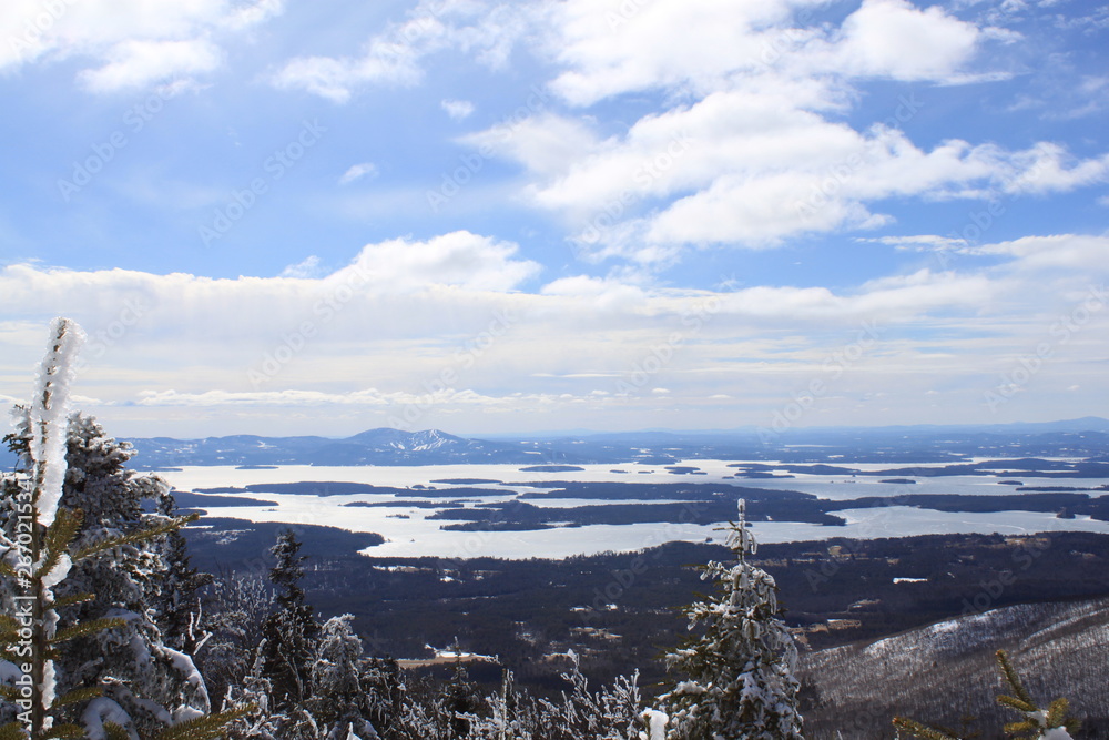 Fototapeta premium Winter Mountain view over Lake