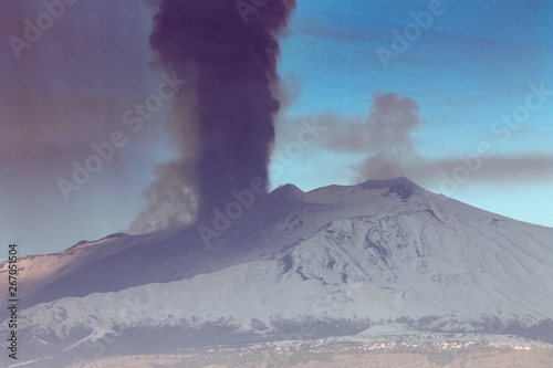 eruzione del vulcano Etna , © tommypiconefotografo