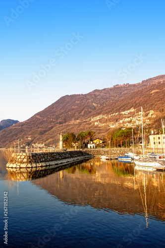 Lago di Como, terra e acqua