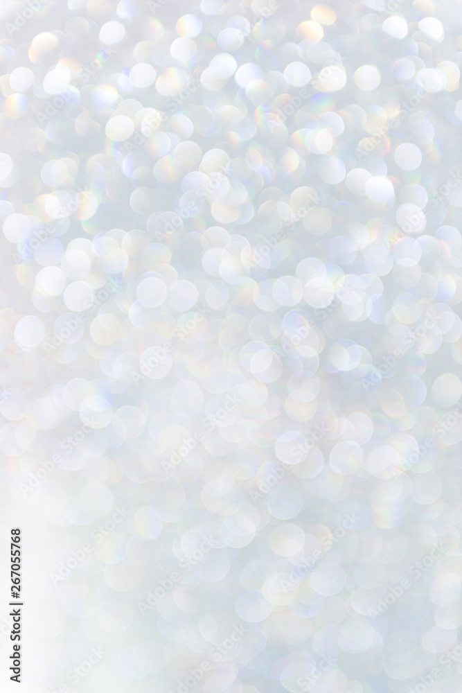 Obraz premium Abstract white blurry background with bokeh circles