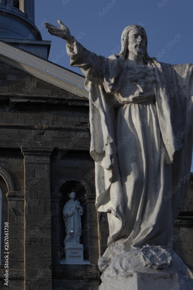 Fototapeta premium statue of jesus christ 