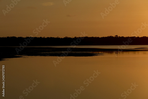 Sonnenuntergang am Meer an der Küste Australiens
