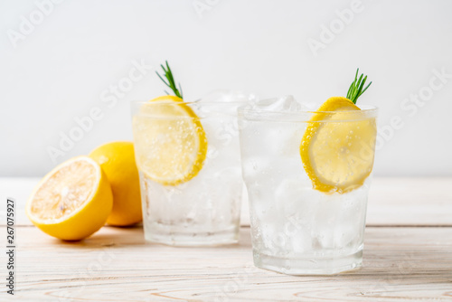 Foto ice lemonade soda