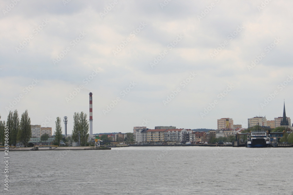 Der Hafen in Swinemünde, Blick auf die Stadt