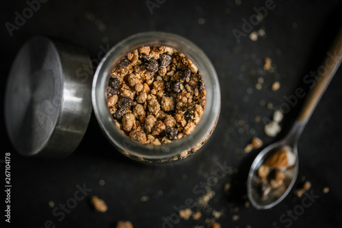 Fotografie granola aux pépites de chocolat
