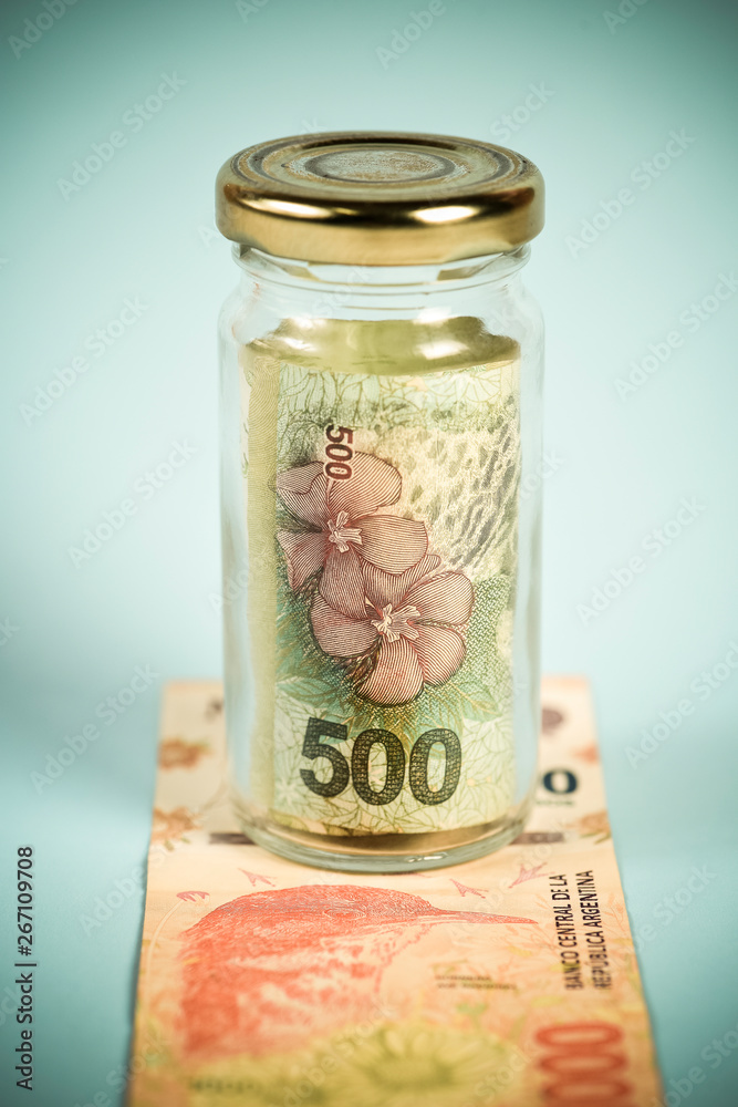 Argentine new banknotes, five hundred and one thousand peso bills Argentine new banknotes, five hundred and one thousand peso bills