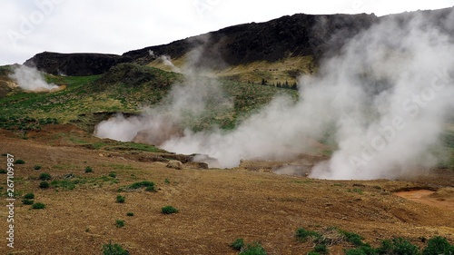 gejzery gorące źródła wody termalne geotermalne na islandii