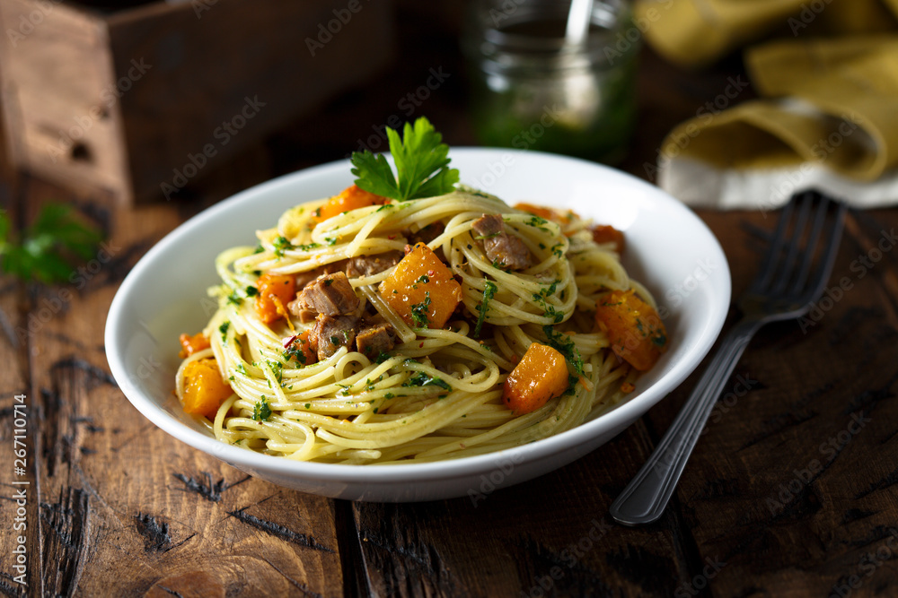 Pumpkin beef pasta with parsley sauce Pumpkin beef pasta with parsley sauce