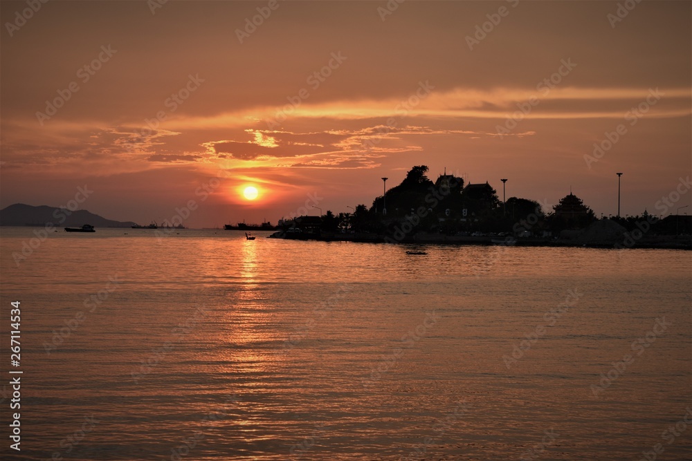 Silhouette sea horizon scenic in summer sunset of Ko Loi island, Chonburi Thailand