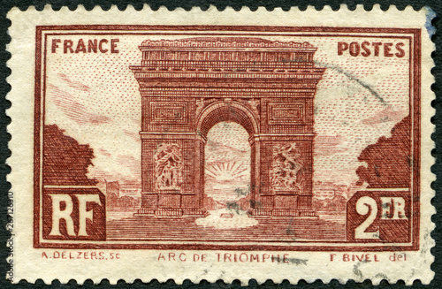 FRANCE - 1931: shows Arc de Triomphe de lEtoile, Paris