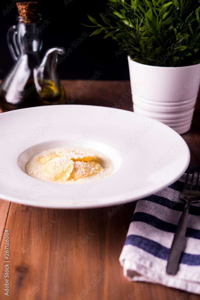 Raviolis con Crema de Puerro Raviolis con Crema de Puerro