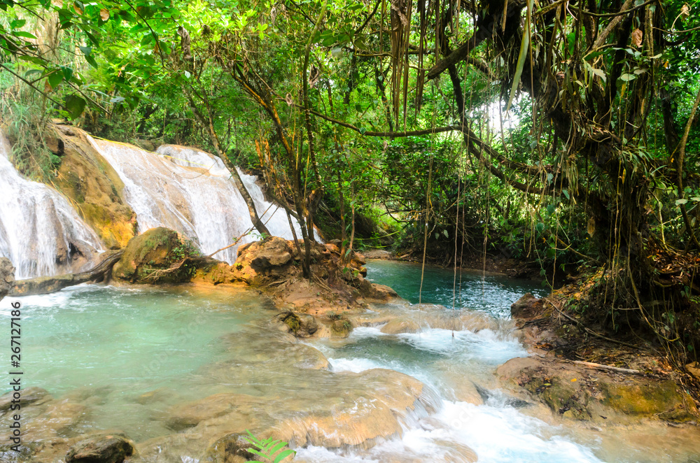 Naklejka premium Cascadas de Agua Azul