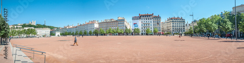 La grande place de Bellecour à LYon photo