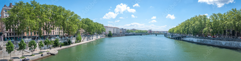 Vue générale des quais de Saône à Lyon