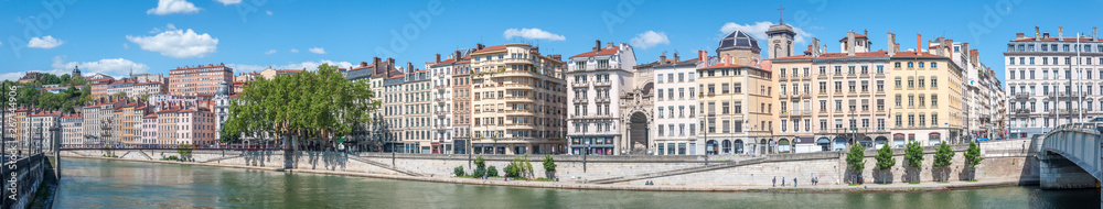 Vue générale des quais de Saône à Lyon
