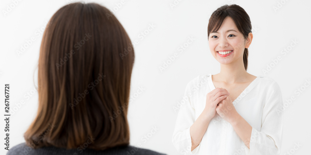 雑談する女性 雑談する女性