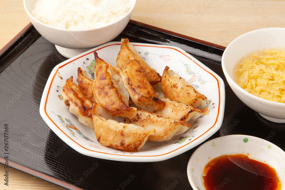 餃子定食 餃子定食