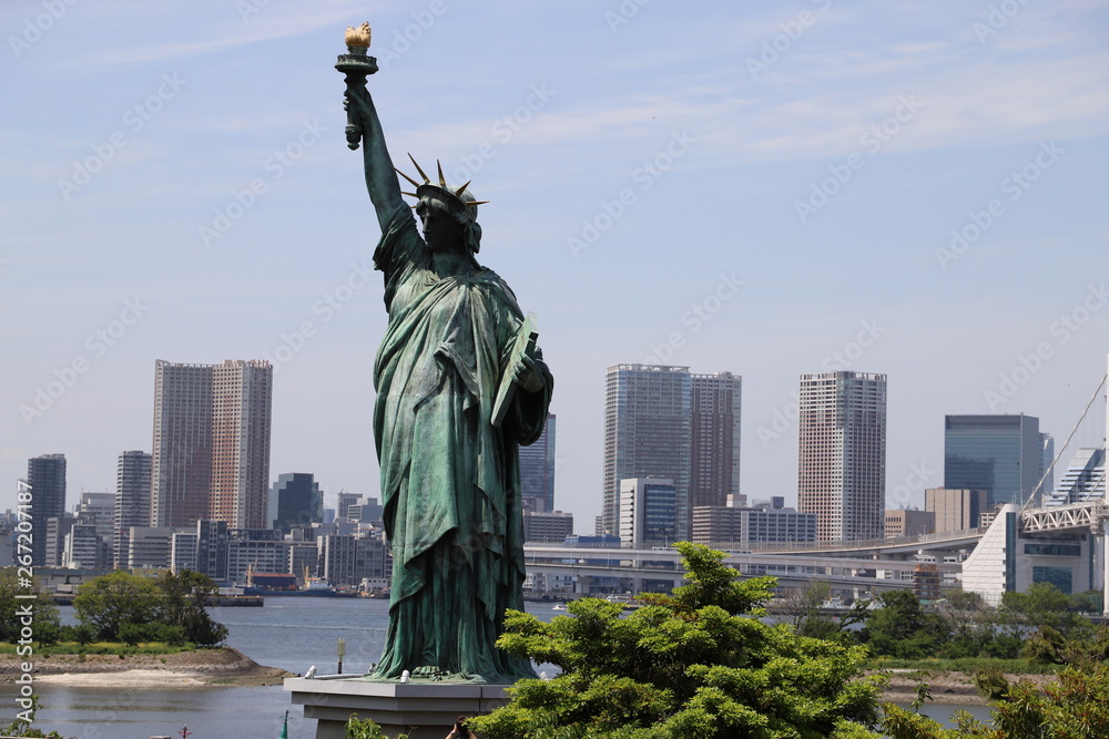 Fototapeta premium Statua wolności odaiba Toky