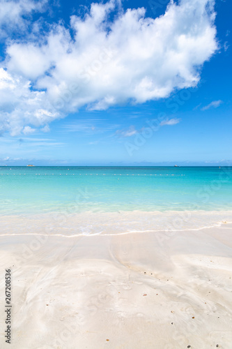 Fototapeta Naklejka Na Ścianę i Meble -  Looking out over the turquoise Caribbean Sea, with a blue sky overhead