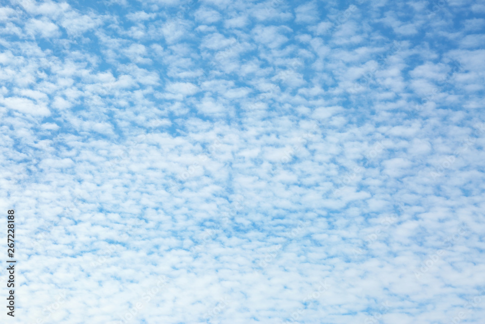 Obraz premium View of beautiful blue sky with white clouds