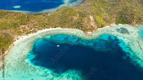 Fototapeta Naklejka Na Ścianę i Meble -  Islands of the Malayan archipelago with turquoise lagoons. Nature of the Philippines, top view. Philippines, Palawan