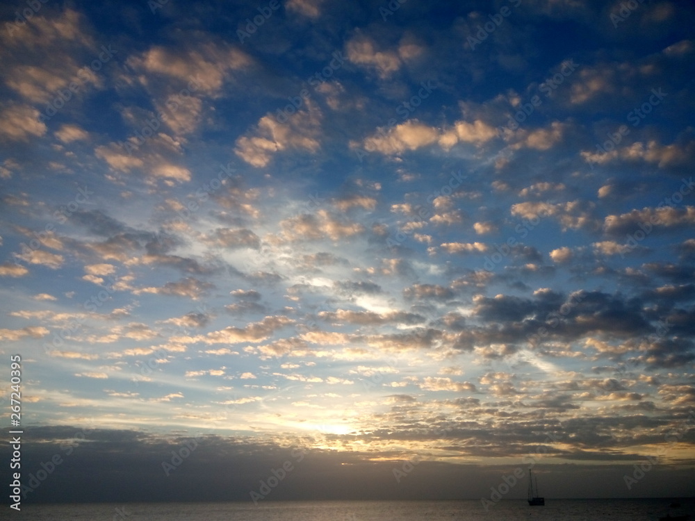 Obraz premium sunset over the sea