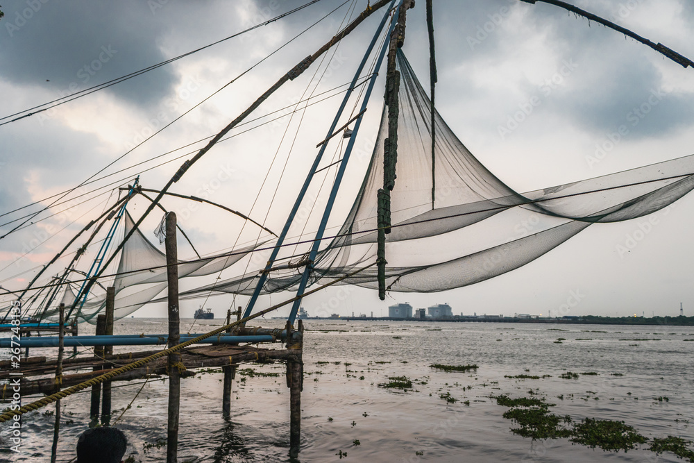 Fishing nets chinese at kochi cost with sea