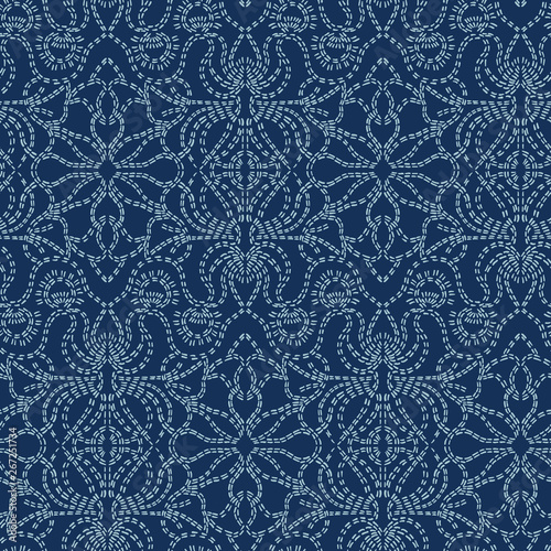 Damask motif sashiko stitch pattern.  Japanese needlework seamless vector background. Hand drawn line texture for textile print. Classic Japan embroidery  decor, asian fusion kimono quilted template. 