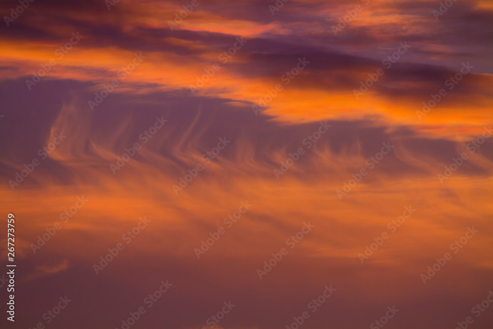 Fototapeta premium czerwone chmury słońca