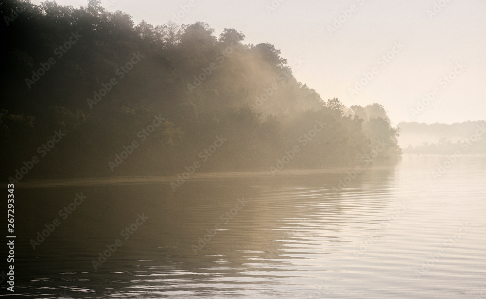 Fototapeta premium Sunrise on the Tennessee River in Knoxville