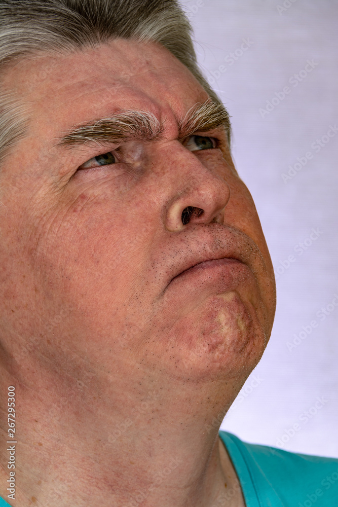 Obraz premium Twarz, mimika, uczucia, emocje, autoportret