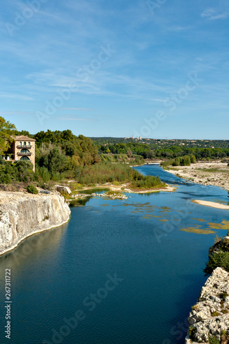 Fototapeta Naklejka Na Ścianę i Meble -  Pont du Gard in France