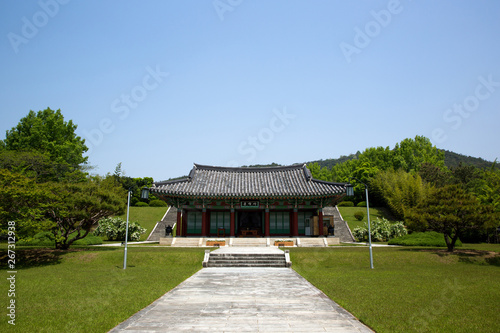 Manin Cemetery of Righteous Fighters. the tombs of those killed in the Joseon Dynasty. © photo_HYANG