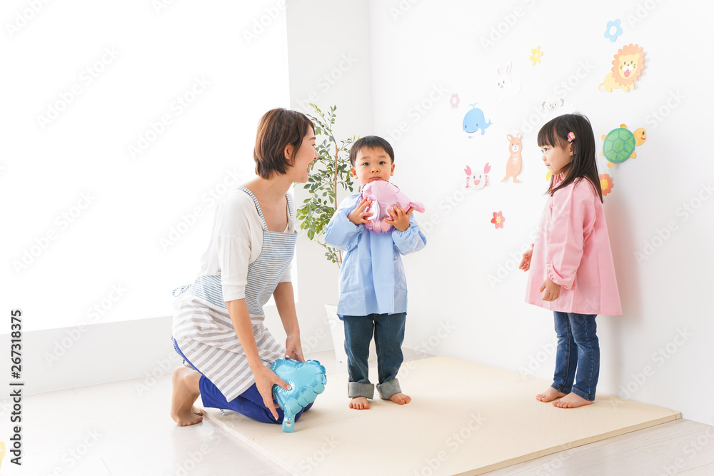 こども園・幼稚園・保育園・英語教室・習い事イメージ こども園・幼稚園・保育園・英語教室・習い事イメージ
