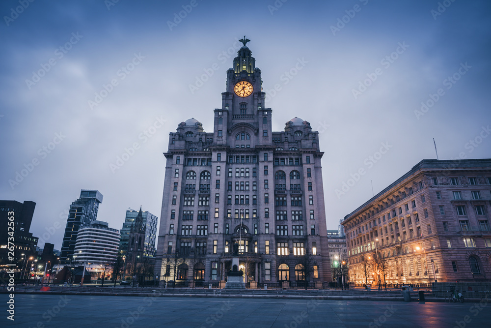 Obraz premium Royal Liver Building in Liverpool