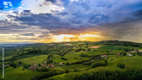 Tableau sur toile Entre averse et soleil