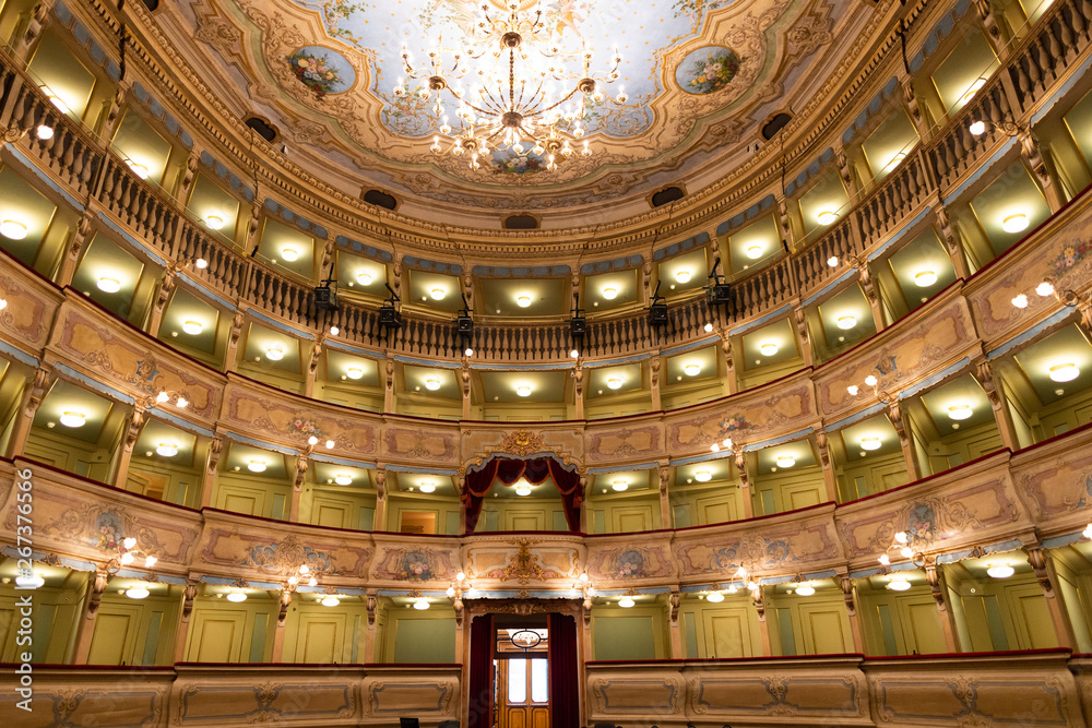 Obraz premium Teatro Zandonai interno