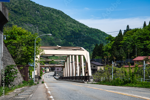 渓谷に架かる鉄橋