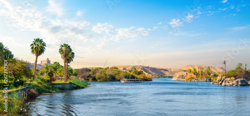 Canvas-taulu Panorama of Nile river