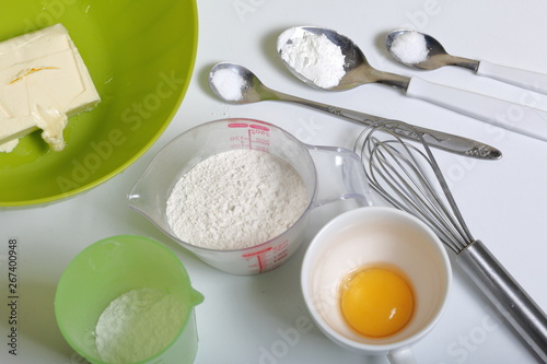 Ingredients and tools for making marshmallow sandwiches lie on the table.