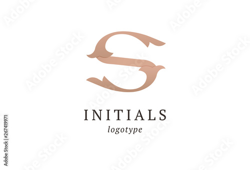 Letter S vector logo. Vintage Insignia and Logotype. Business sign, identity, label, badge initials. Monogram design elements, graceful template. Calligraphic elegant logo design