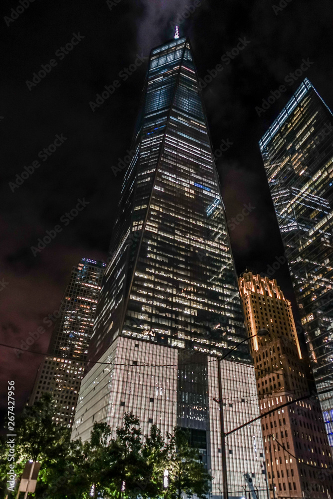 夜のワンワールドトレードセンター ニューヨーク Stock 写真 Adobe Stock